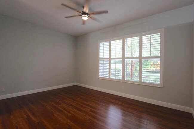 Building Photo - 117 Hampton Cir