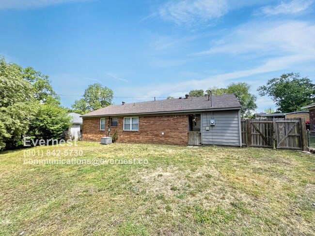 Building Photo - 1403 Moss Point Dr