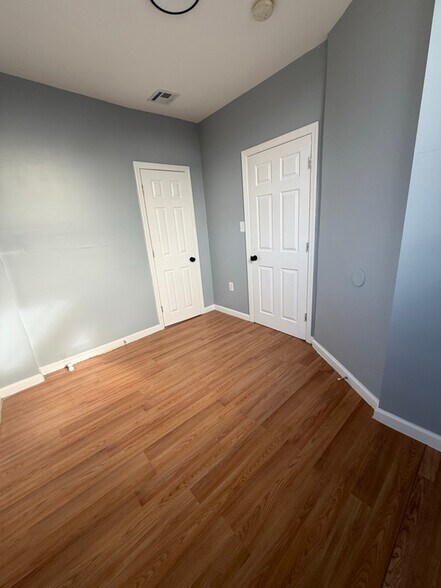 Building Photo - 320 S Orange Ave