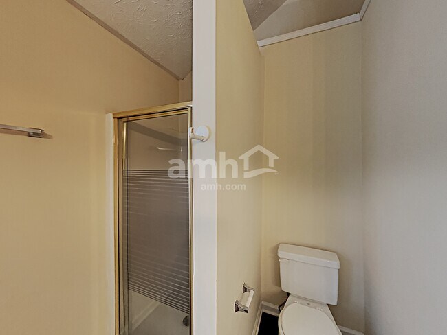 Building Photo - 300 Carriage Lake Ln