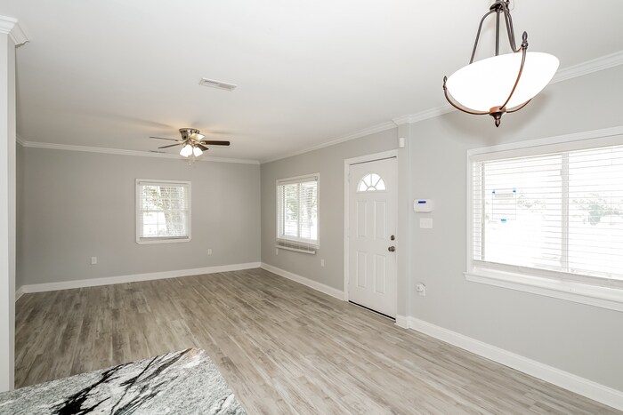 Building Photo - 603 Linwood Rd