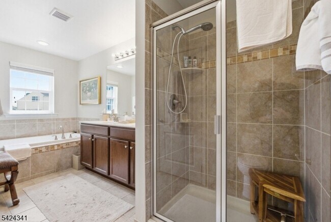 Building Photo - 263 Winding Hill Dr