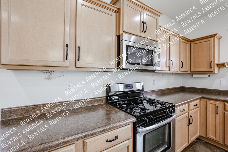Building Photo - 5907 S 56th Dr