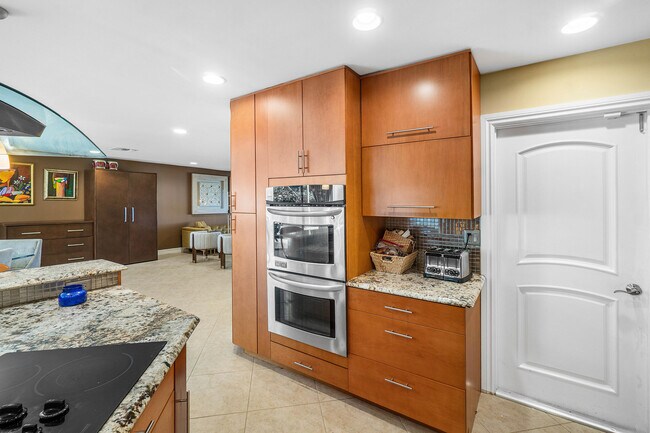 Building Photo - 3509 NW 26th Ct