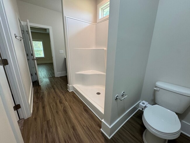 Building Photo - 154 Fernhill Dr NW