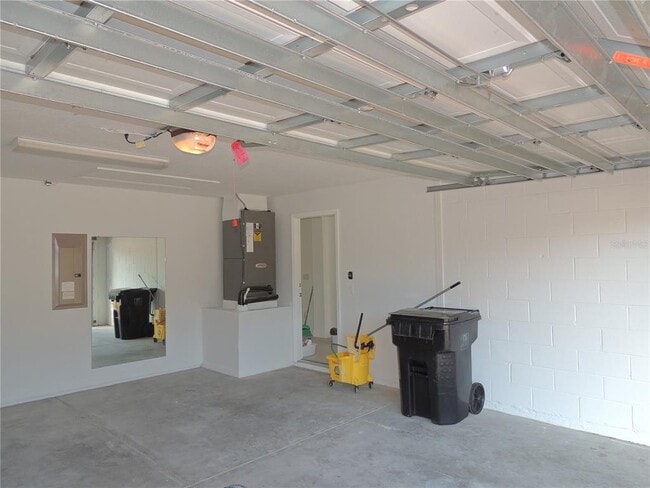 Building Photo - 10006 Brodbeck Blvd