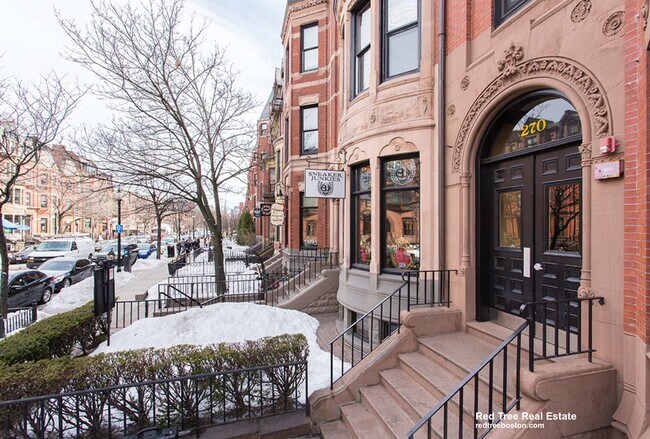 Building Photo - 270 Newbury St