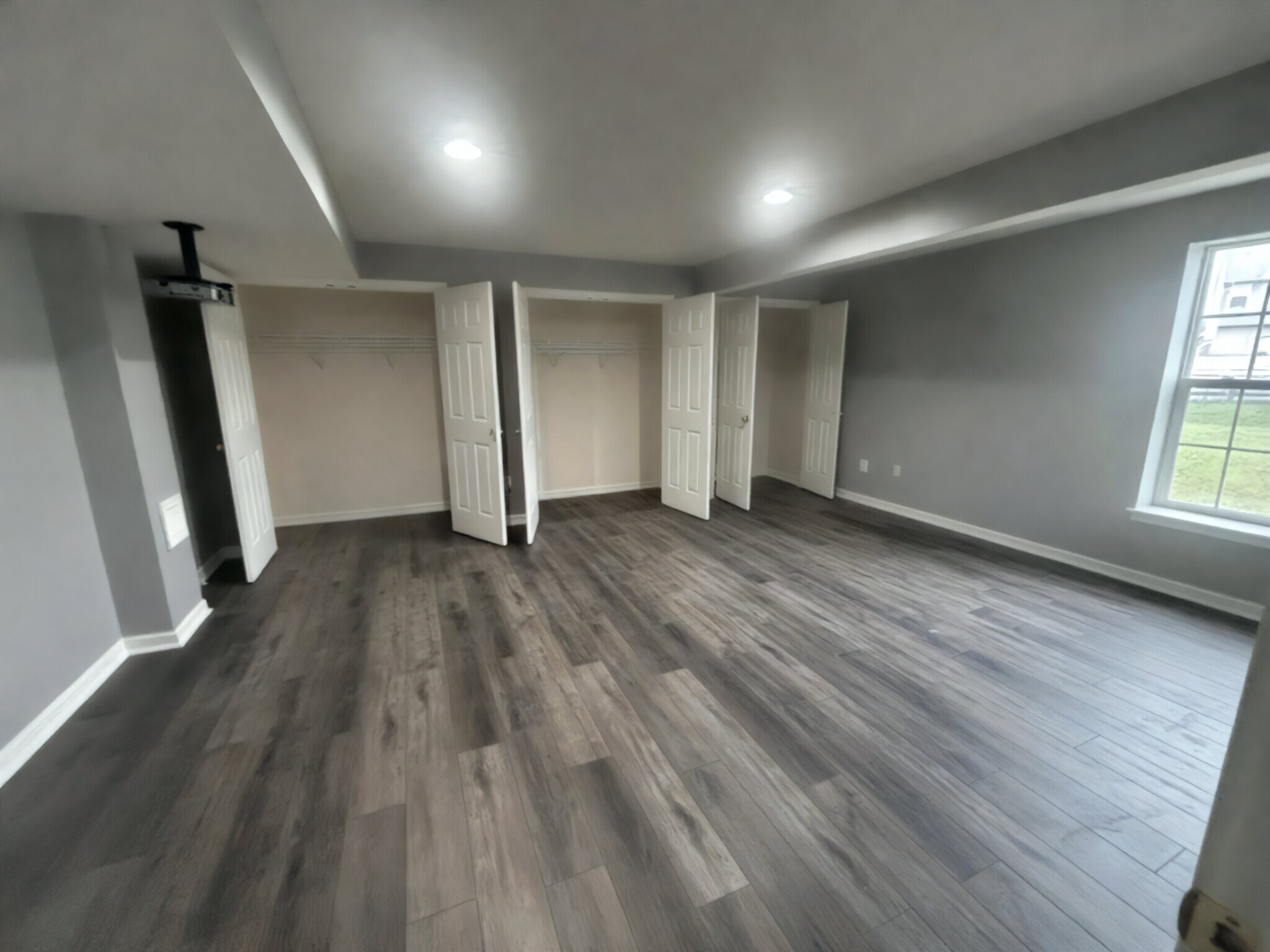 basement room - 15024 Burgandine Ave