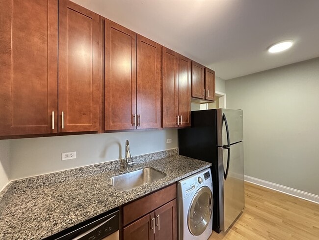 Building Photo - 550 Chestnut St