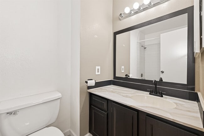 Building Photo - 1920 Augusta Dr