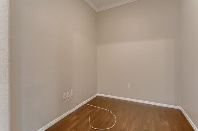 Building Photo - MONROE MODEL!  ALL APPLIANCES INCLUDED, FU...