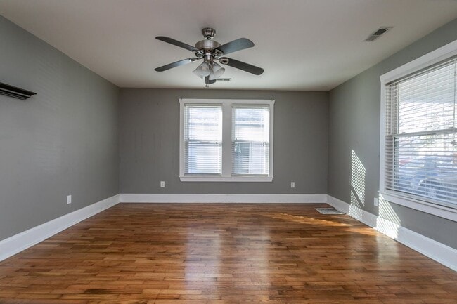 Building Photo - Close to everything downtown!