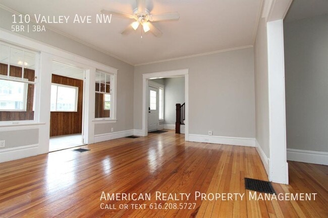 Building Photo - 110 Valley Ave NW