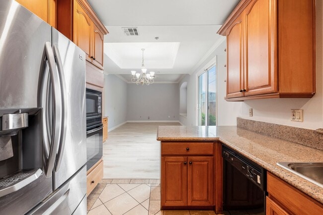 Building Photo - Three bedroom condo for lease in Arcadia