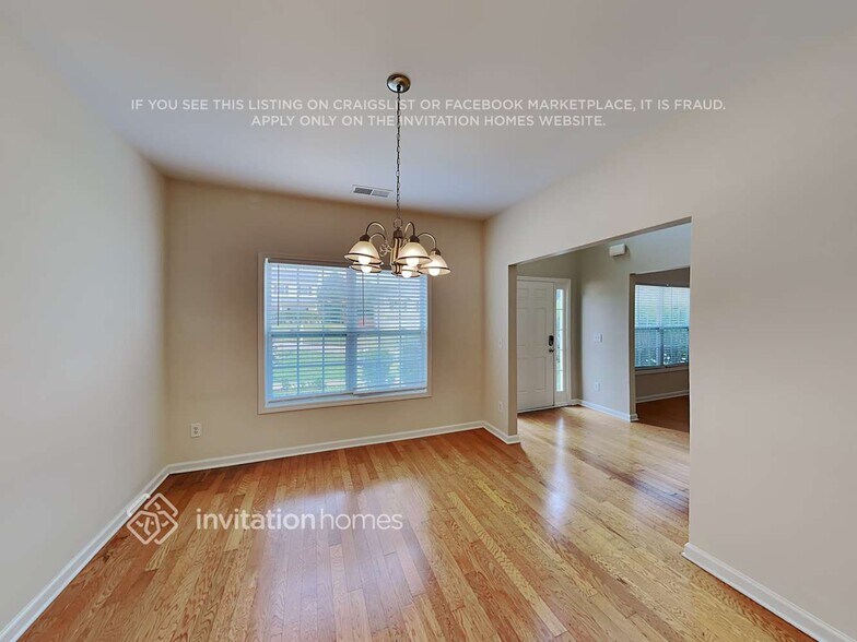 Building Photo - 6541 Squire Pl