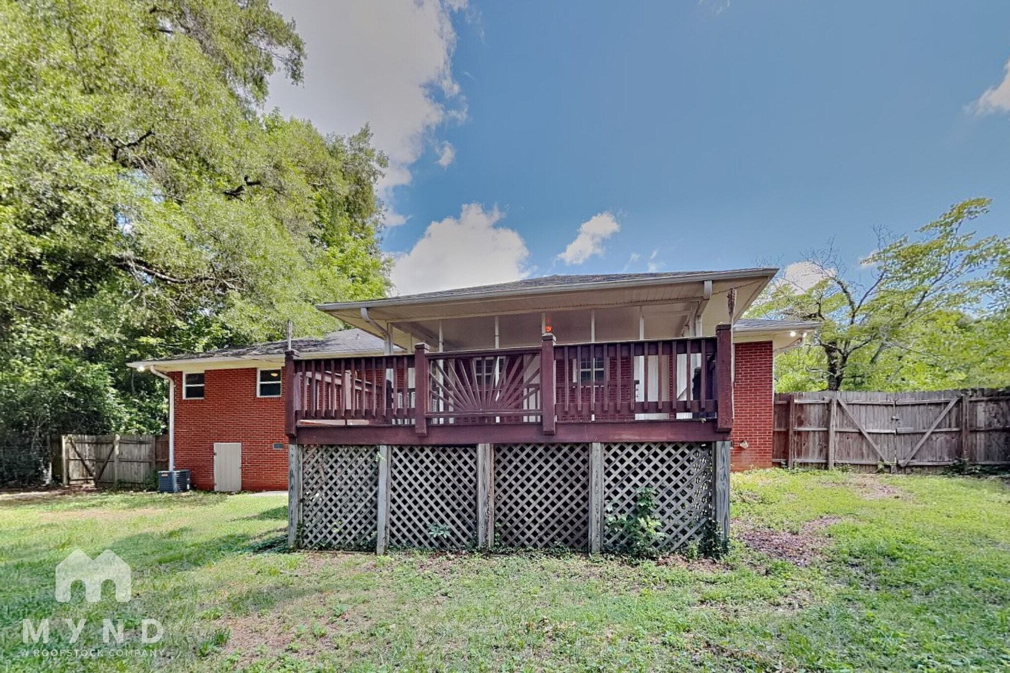 Building Photo - 5201 Pinebrook Dr