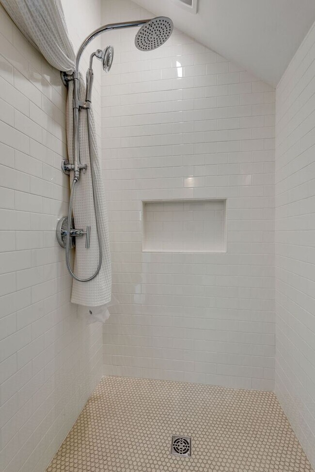 Building Photo - Welcome home to this historic stunner on o...