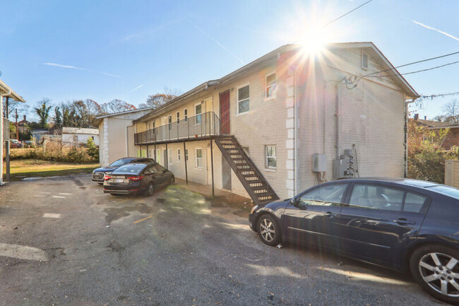 Primary Photo - 615 Oliver St NW