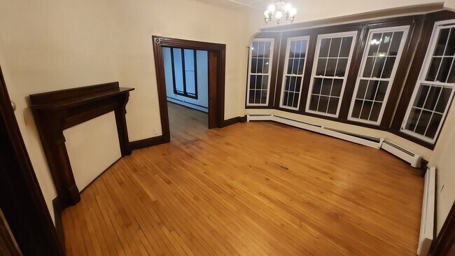 Building Photo - 62 Spring St