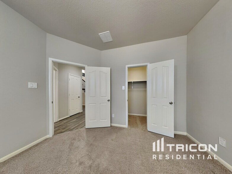 Building Photo - 17103 Amarose Dr