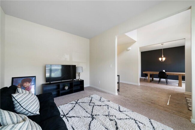 Building Photo - 303 Horizon Trace