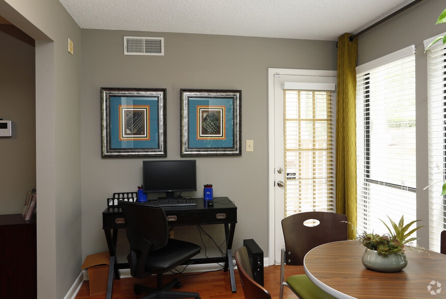 Laurel Oaks 31111013111 Longmeadow Ct Raleigh NC 27613 Apartment