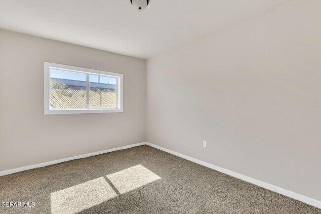 Building Photo - 8827 Mt Elbert Dr