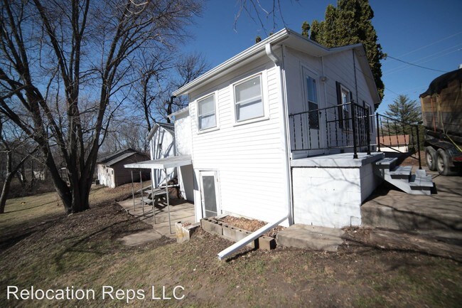 Building Photo - 2915 W 49th St