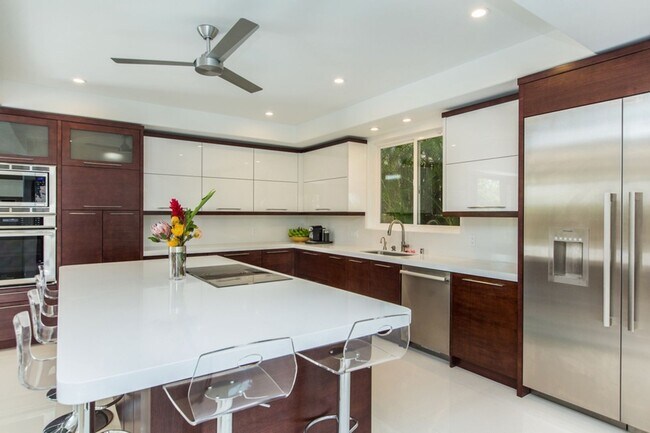 Building Photo - 224 Ka'alawai Place