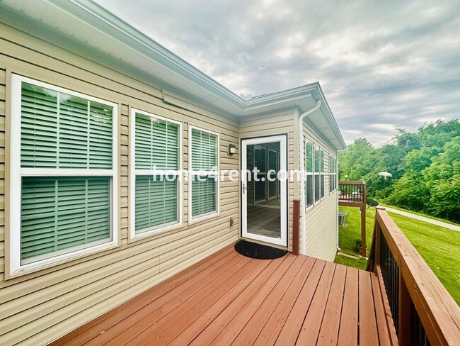 Building Photo - Ranch Style Home w/ Updated Kitchen, including SS Appliances and Granite Counters Plus a Large Un...