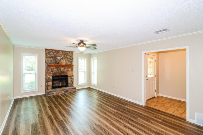 Building Photo - 5829 Lake Port Dr