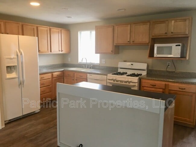 Building Photo - 9403 Shenandoah Dr