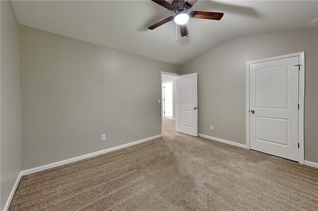 Building Photo - 119 Spring Forrest Ln