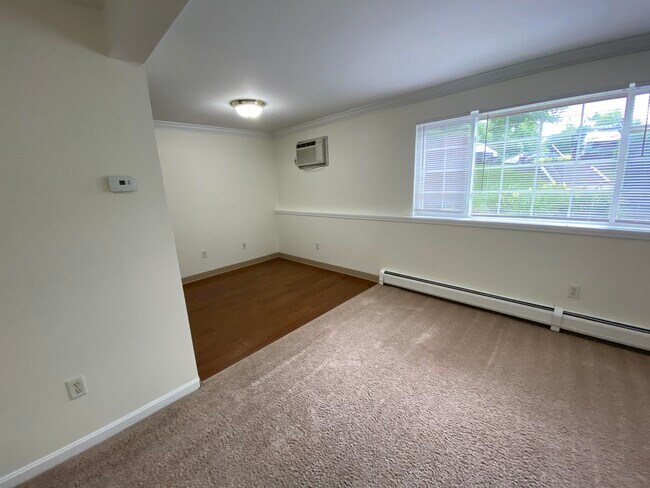 Building Photo - 3961 Brown Ave