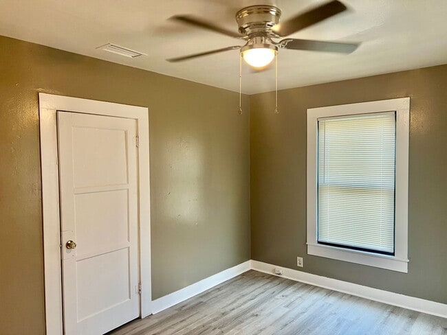 Building Photo - Bossier City - 3 bed 1 Bath