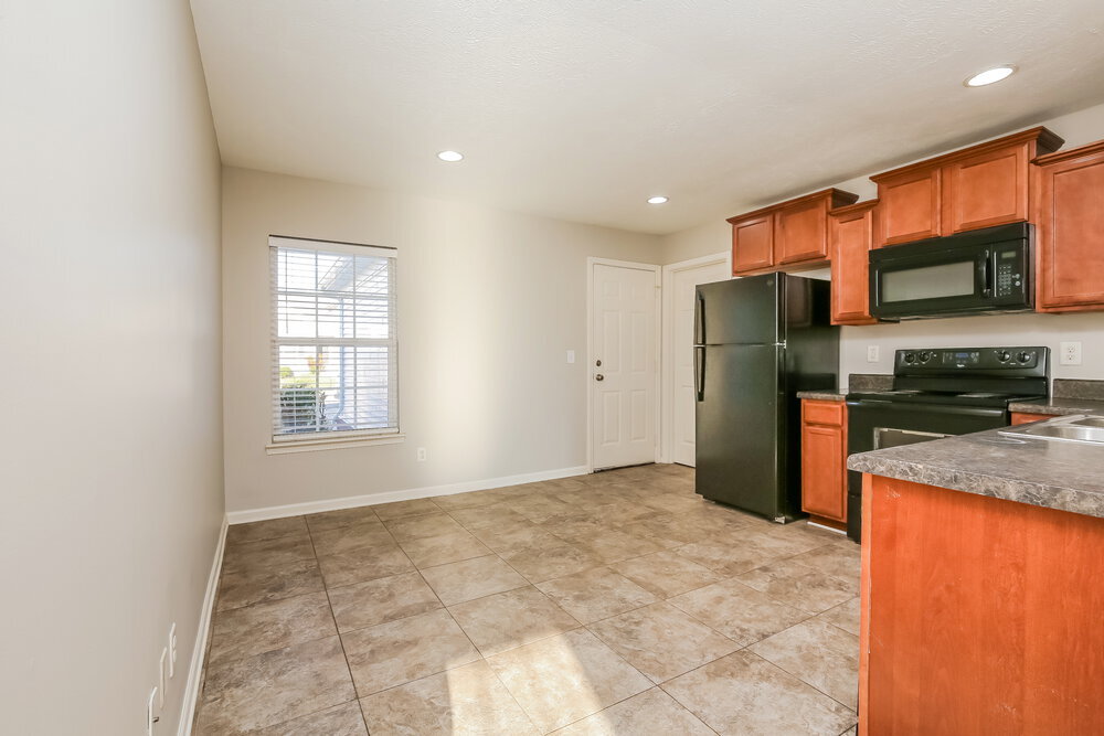 Building Photo - 312 Sarna Dr