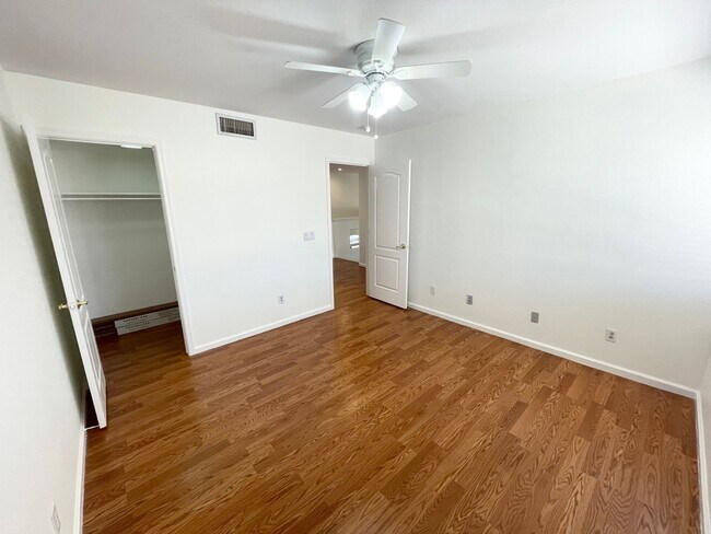 Building Photo - Stunning 4 Bedroom/2.5 Bath Home In Phoeni...