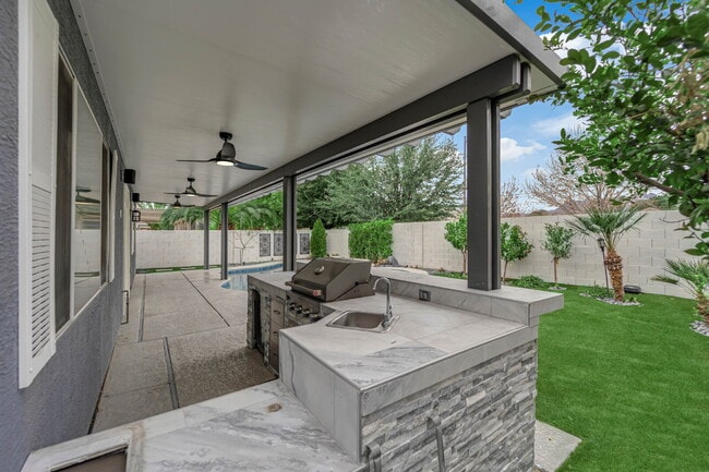 Building Photo - 4319 N Thunder Twice St