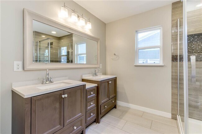 Building Photo - 4702 Bandera Rd