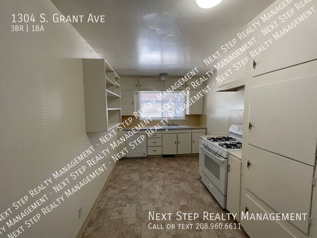 Building Photo - 1304 S Grant Ave