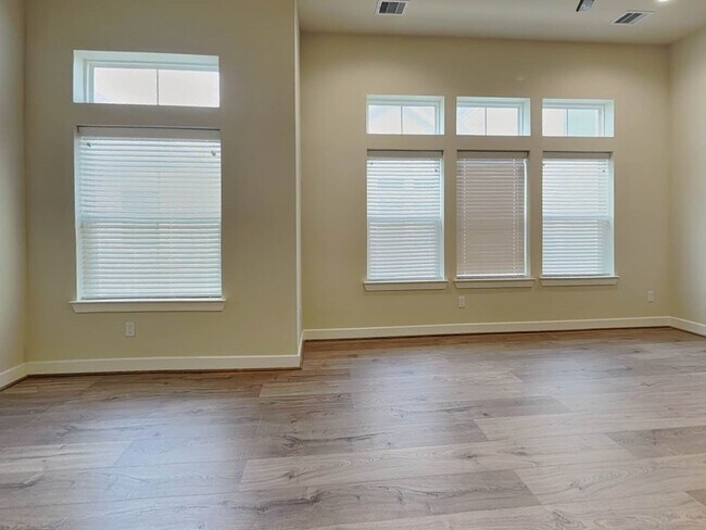 Building Photo - 6379 Paddington Bnd Dr