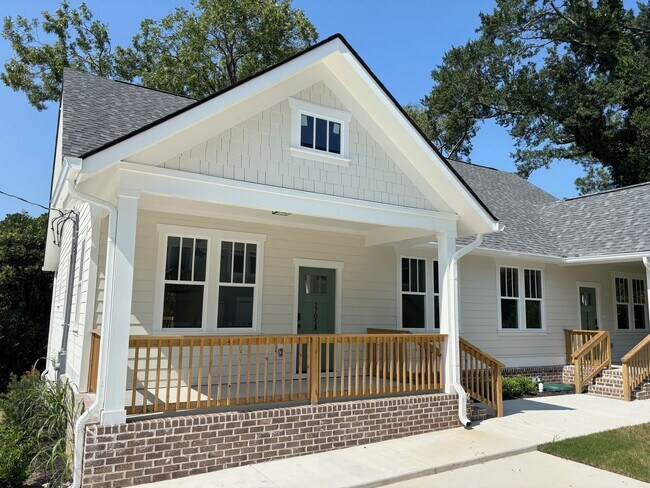 Primary Photo - 2705 Clark St