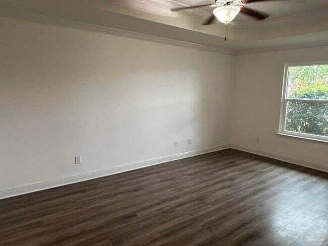 Building Photo - 323 Tree Swallow Dr