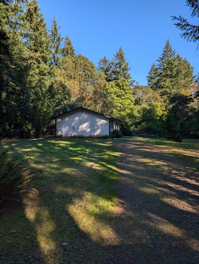 Building Photo - Two Bedroom for Rent in Brownsville! Large & Private Lot, Pets Allowed, Close to Bases & More!