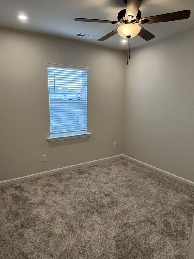 Building Photo - Newer 3 Bed Townhome in North Charlotte Area