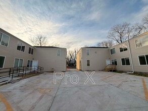 Building Photo - 117-121 S Byers Apartments