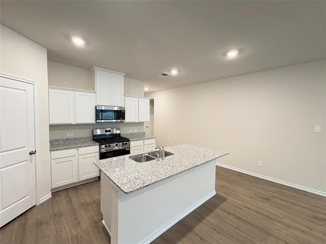 Building Photo - 811 Orchid Wy
