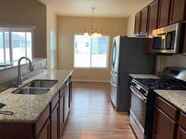 Building Photo - Ranch home with main floor master, 4 bed 3 bath Ranch home in Frederick