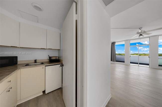 Building Photo - 700 Biltmore Way