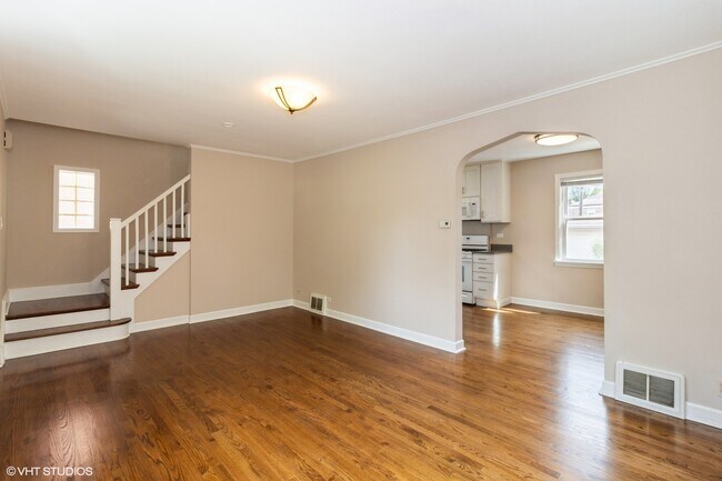 Building Photo - 5111 N Newland Ave